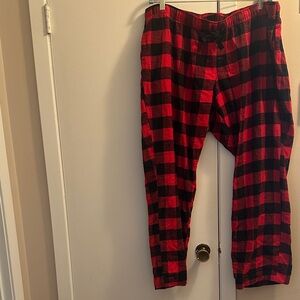 Old Navy Women's Red and Black Plaid Pajama Pants